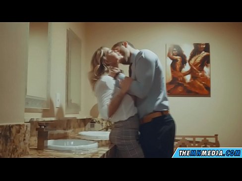 ❤️ När en bystig blondin förför dig på en offentlig toalett ❤ Fuckvideo at sv.seecamsus.top ️❤